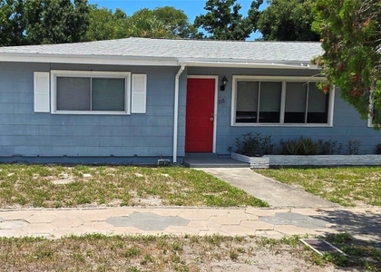 716 21st Street N - Photo 1