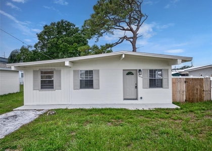 7508 N Thatcher Avenue - Photo 1