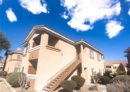 1050 E Cactus Avenue - Photo 1