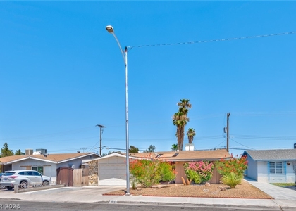 1824 Saylor Way - Photo 1