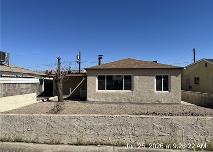 148 W Victory Road - Photo 1
