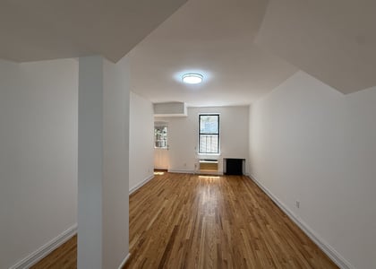 440 East 78th Street - Photo 1