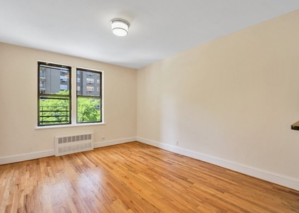 York Avenue - Photo 1
