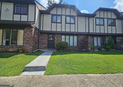 1192 Ashborough Drive Se - Photo 1