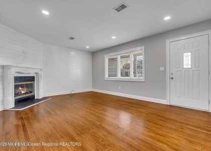 19 Bradley Avenue - Photo 1