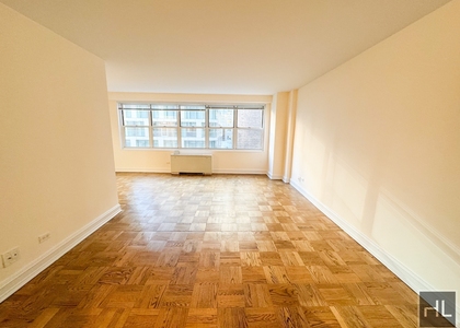 Eighth Avenue - Photo 1