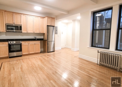 East 92 Street - Photo 1