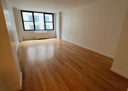 East 49 Street - Photo 1