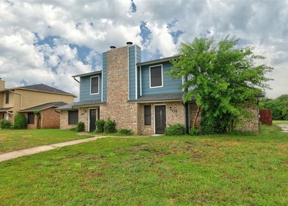 711 Wolftrap Drive - Photo 1