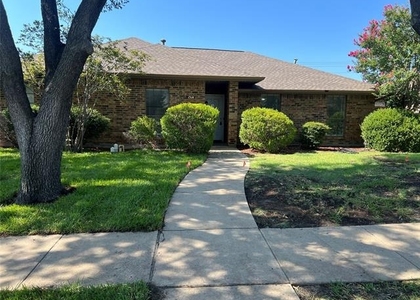 1514 Silverleaf Drive - Photo 1