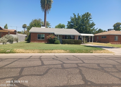 814 E Lamar Road - Photo 1