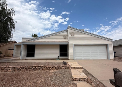1716 E Redfield Road - Photo 1
