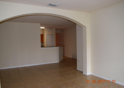 140 Sw Peacock Boulevard - Photo 1
