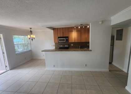 1125 Ne 16th Place - Photo 1