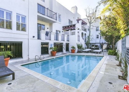 1031 N Crescent Heights Boulev - Photo 1
