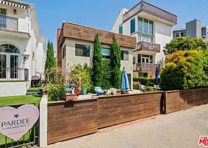 23 Privateer Street - Photo 1