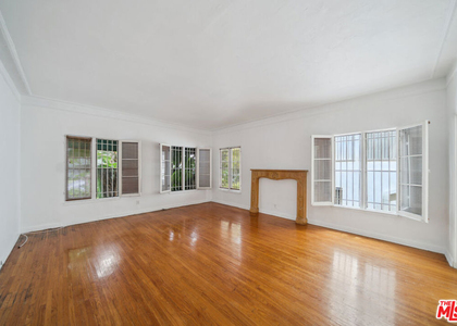 140 S Elm Drive - Photo 1