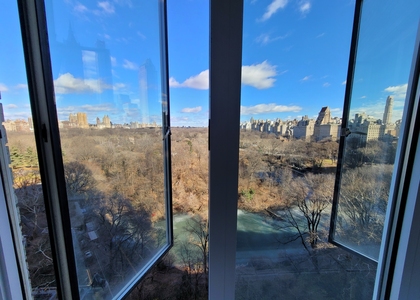 40 Central Park S - Photo 1