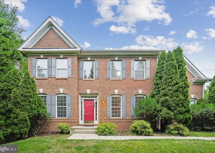 905 Royal Elm Court - Photo 1