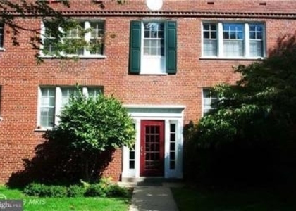1905 N Rhodes Street - Photo 1