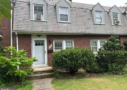 1045 N Nelson Street - Photo 1