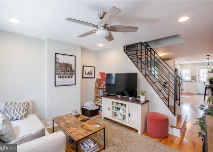 2531 E Gordon Street - Photo 1