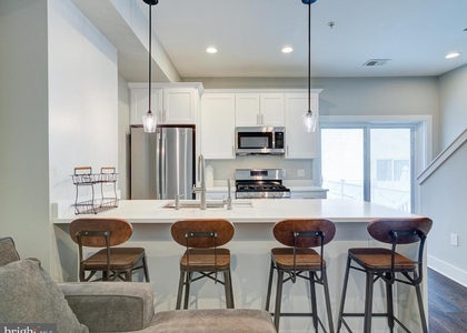1118 E Dunton Street - Photo 1