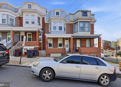 502 N Clayton Street - Photo 1