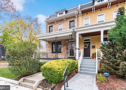 900 Madison Street Nw - Photo 1