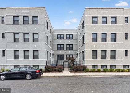 809 Otis Place Nw - Photo 1
