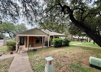 7825 Beauregard Cir - Photo 1
