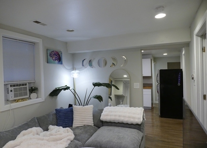 1729 N Fairfield Avenue - Photo 1
