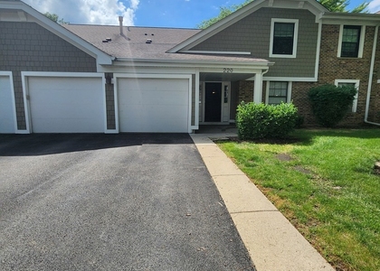 220 Hawthorne Court - Photo 1