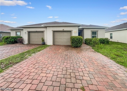 1322 Trafalgar Parkway - Photo 1