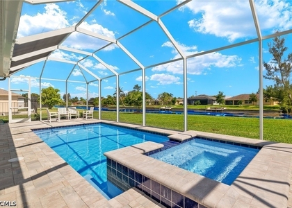 154 Se 20th Street - Photo 1
