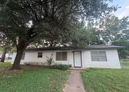 114 Irwin - Photo 1