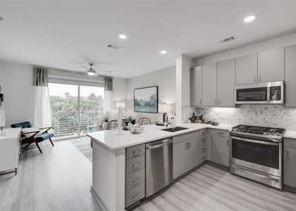 3636 W Dallas Street - Photo 1
