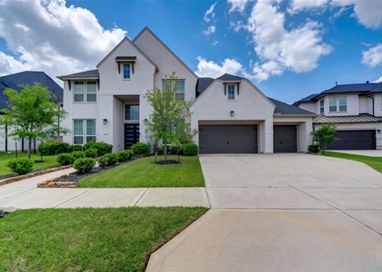 10318 Fountain Shore Drive - Photo 1