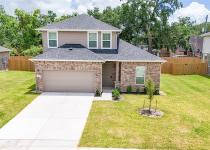 407 Magnolia Street - Photo 1