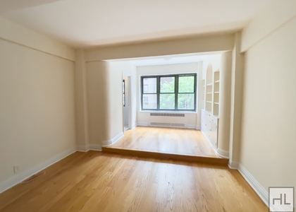 East 56 Street - Photo 1