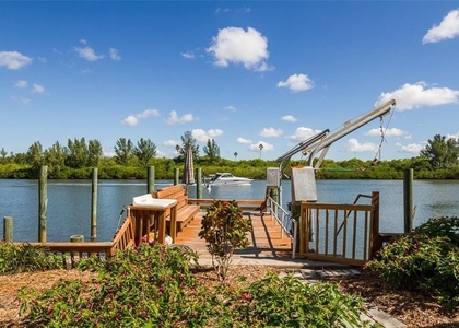 18521 Gulf Boulevard - Photo 1