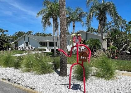 691 Russell Street - Photo 1