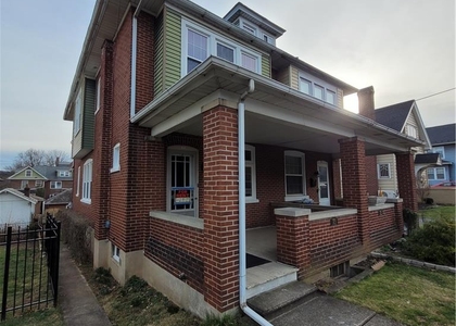 73 W Greenwich Street - Photo 1