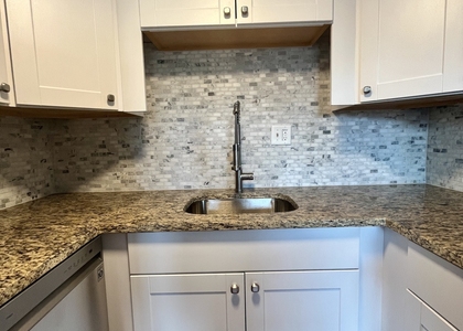 889 Farmington Avenue - Photo 1