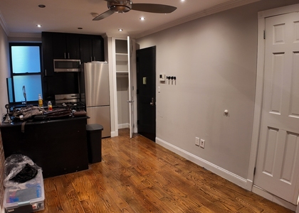 West 52nd Street - Photo 1