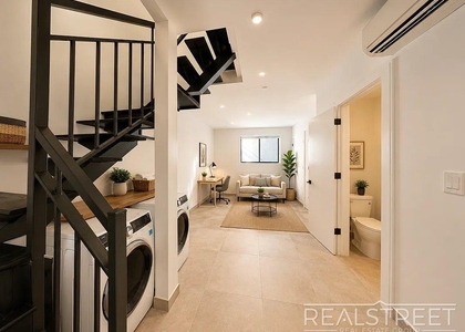 978 Kent Ave - Photo 1