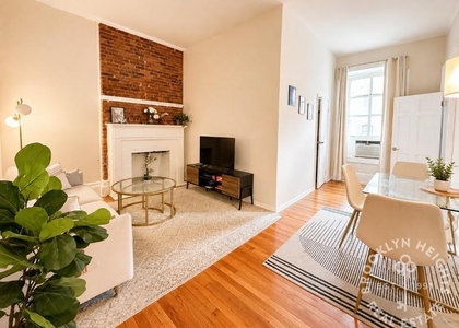 Montague Street - Photo 1