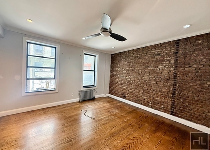 E 100th St - Photo 1