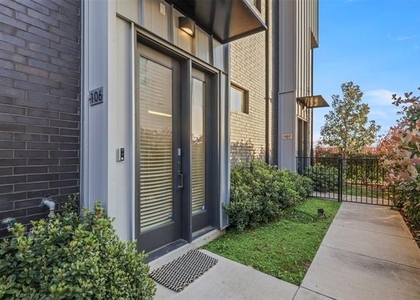 1813 Park Avenue - Photo 1