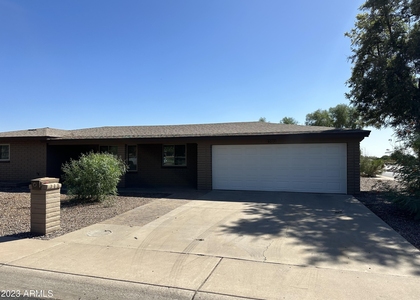 6013 E Evergreen Street - Photo 1